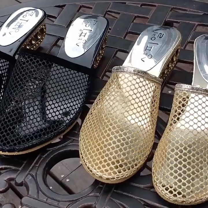 ❤️PREORDER❤️
Baotou slippers women's summer with fashion outside wearing Korean version of the simple anti-slip lazy cool drag hollow breathable mesh women's shoes
Size 34-41