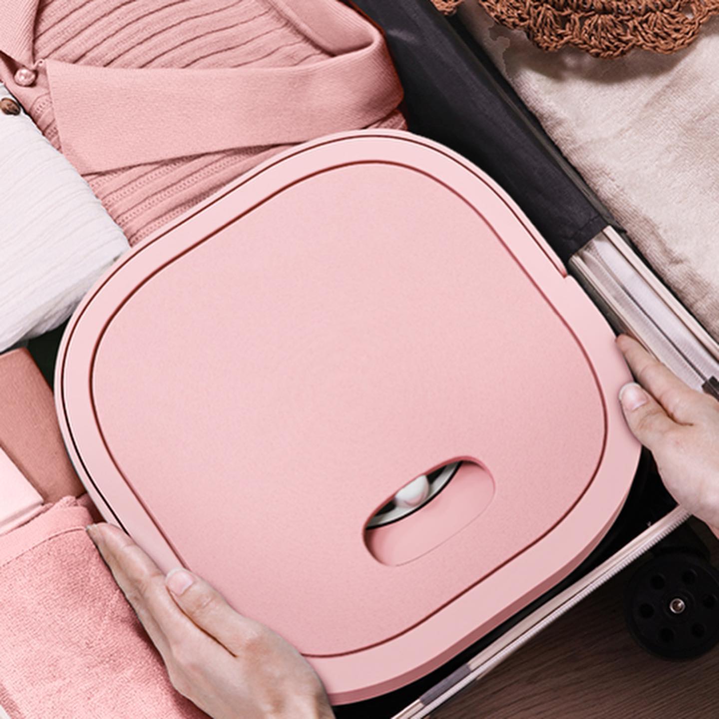 ✨Preorder✨ USB foldable mini portable washing machine