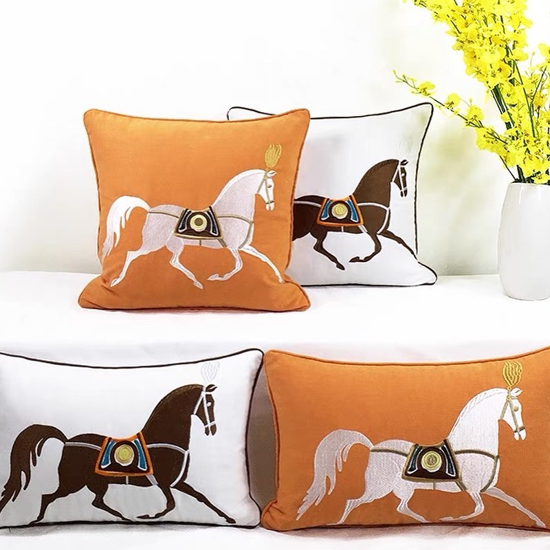 ✨PREORDER✨ Embroidered Horse Sofa Pillow  Cover
Available in 2 Sizes: 30x50CM and 45x45CM